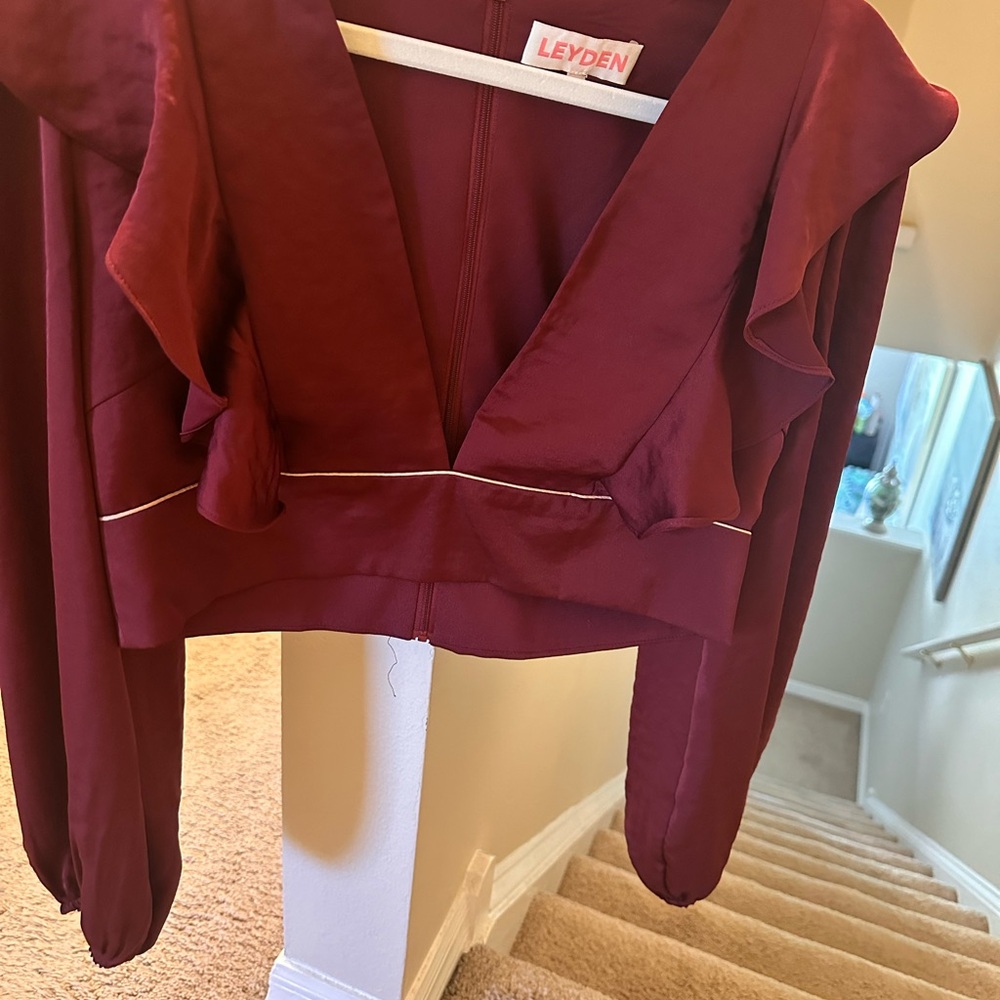 Crop Top - Picture 2 of 3